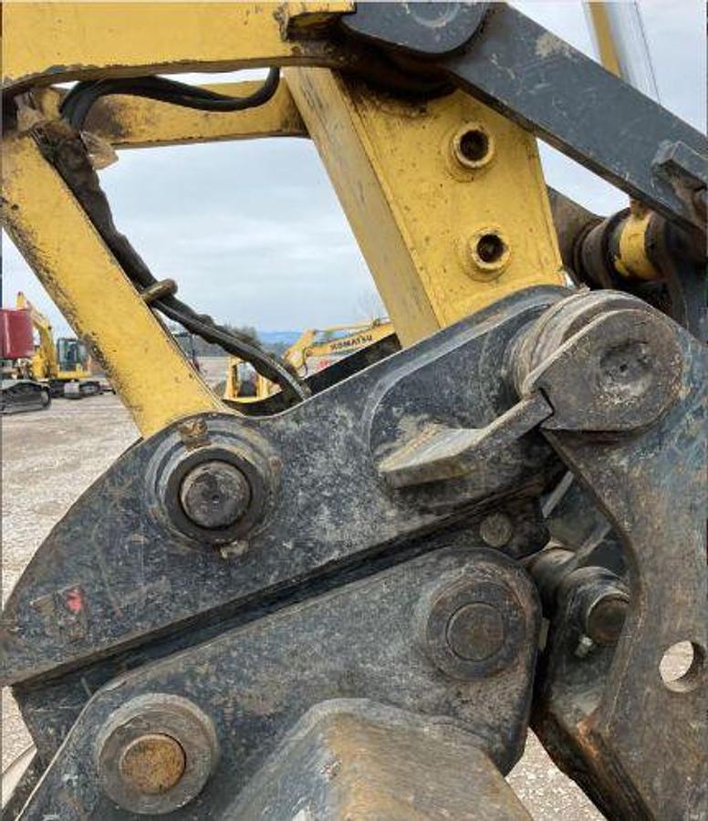 Used 2017 KOMATSU PC240 LC 11