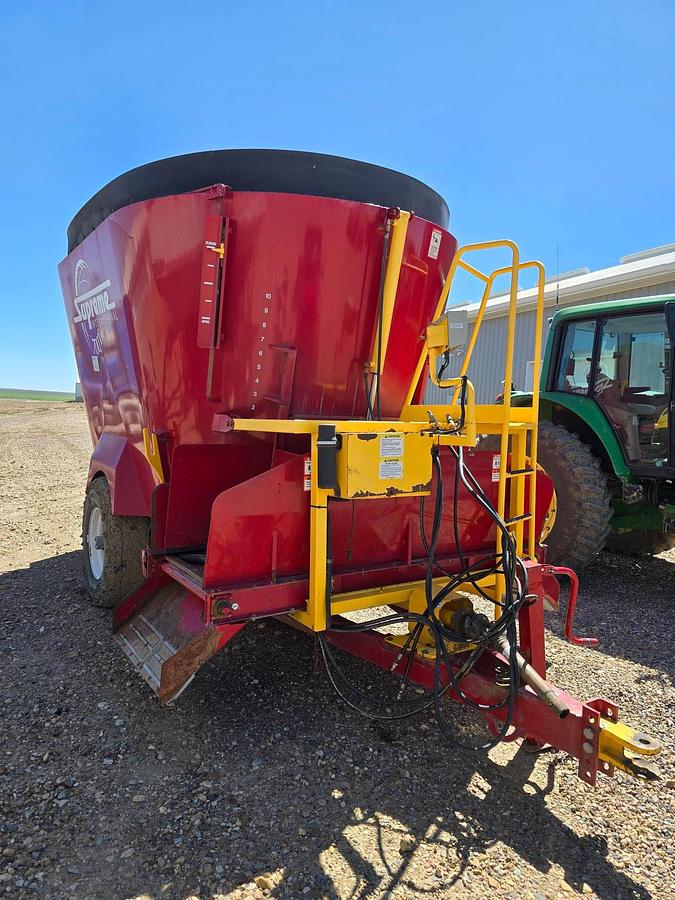Used 2014 Supreme 700P