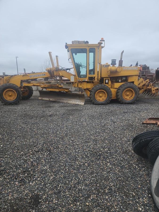 Used 1987 Champion Grader