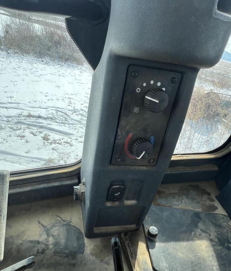 Used 2014 Deere 624K