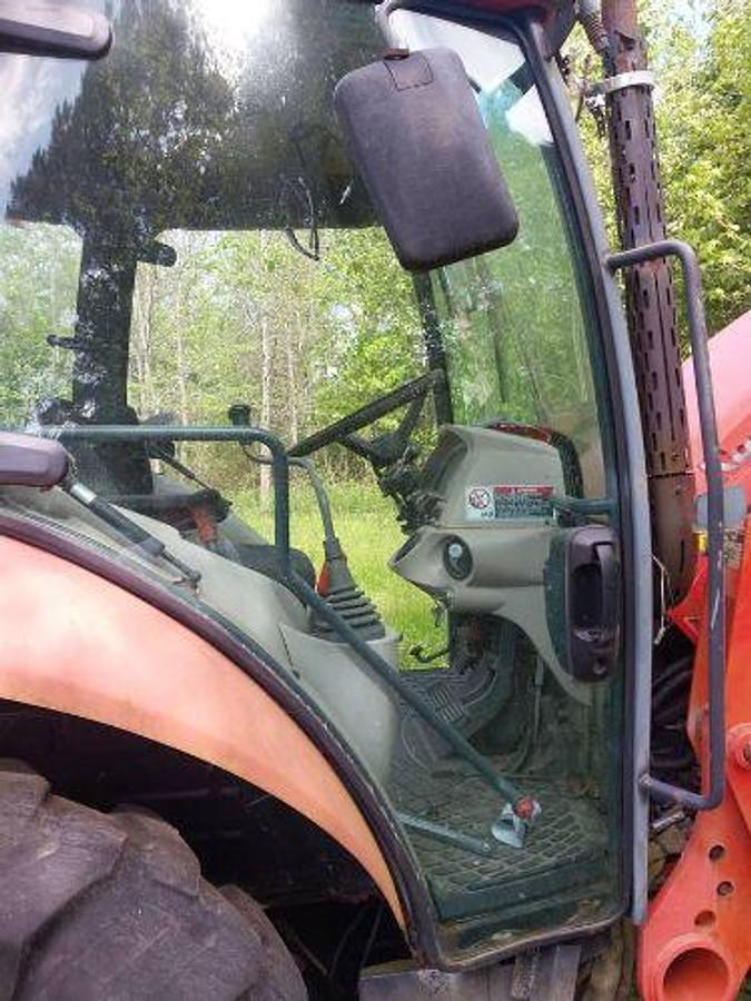 Used 2006 Kubota 7040