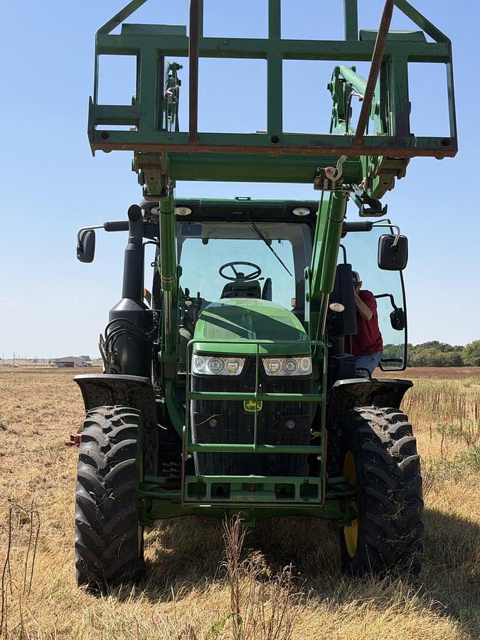 Used 2014 John Deere 7210R Row Crop Tractor with Loader — 4,800 Hours