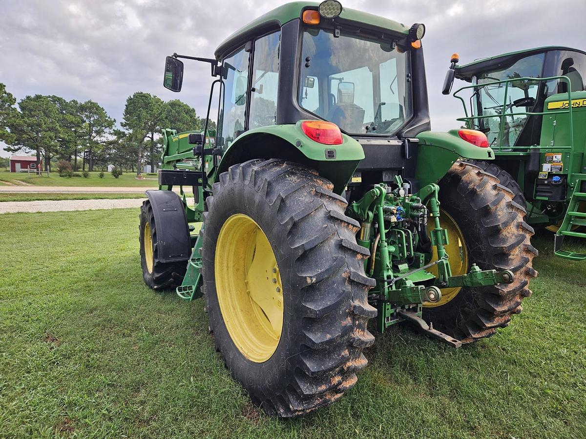Used 2011 John Deere 7130 Tractor
