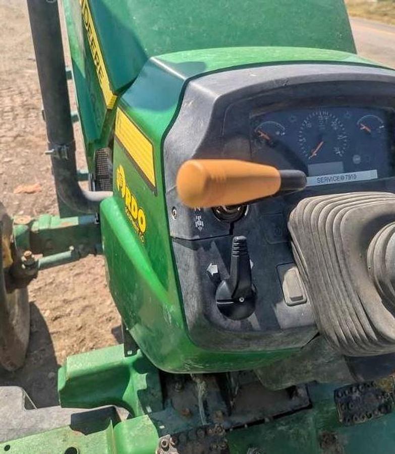 Used 2009 JOHN DEERE 5065M Tractor