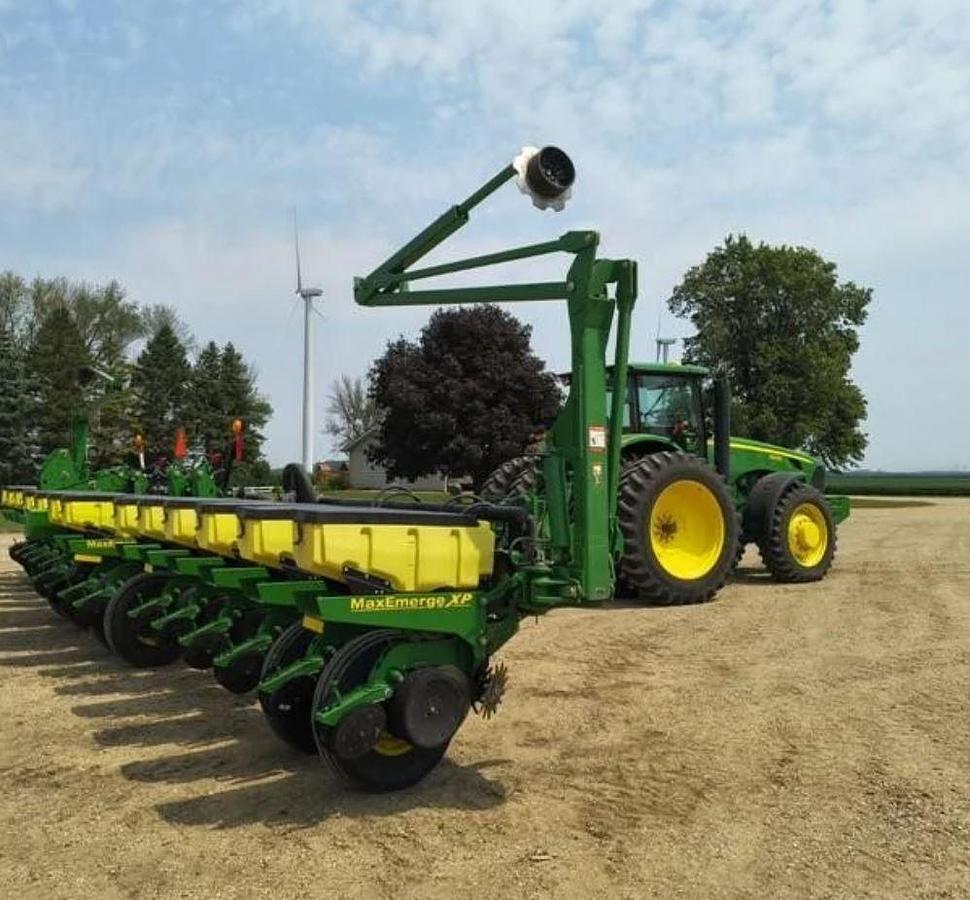 Used 2009 John Deere 1770NT Planter
