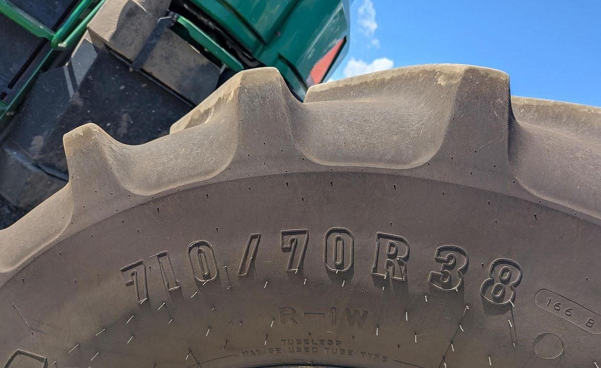 Used 2001 JOHN DEERE 9400 Tractor