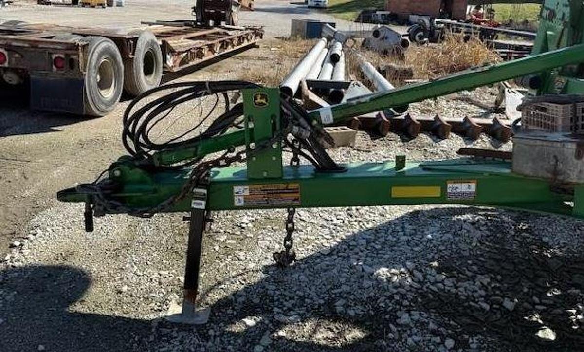 Used 2009 JOHN DEERE 2510H Fertilizer