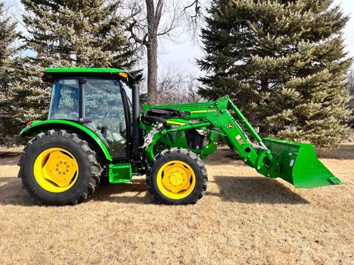 Used 2024 JOHN DEERE 5075E