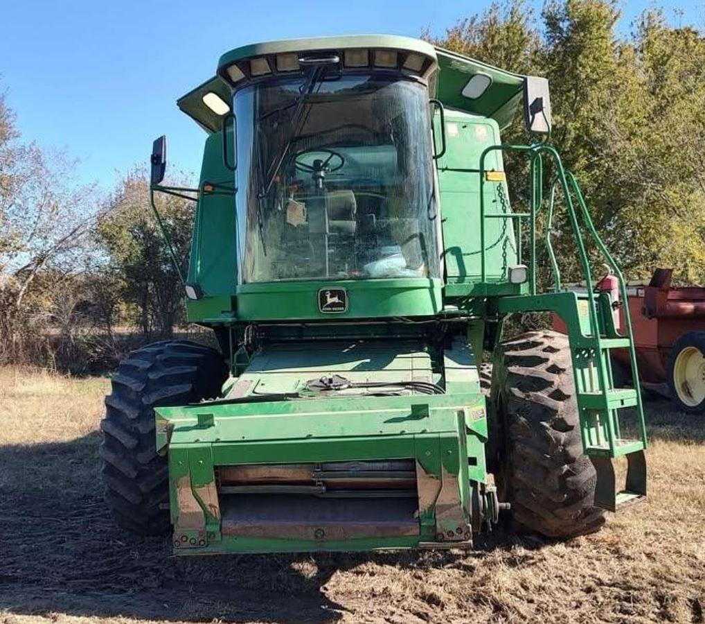 Used 1999 John Deere 9510 Combine