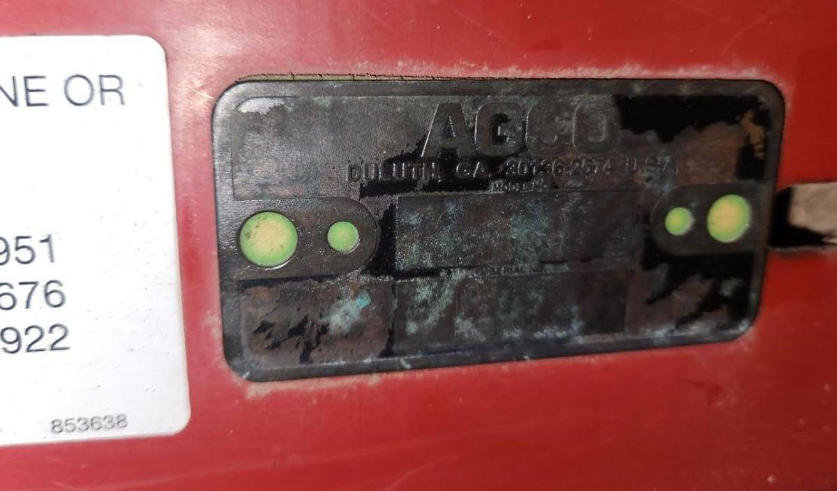 Used 2002 White 6122