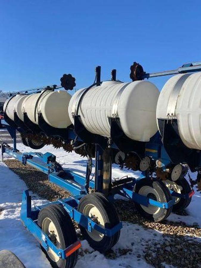 Used 2020 KINZE 3600 Planter