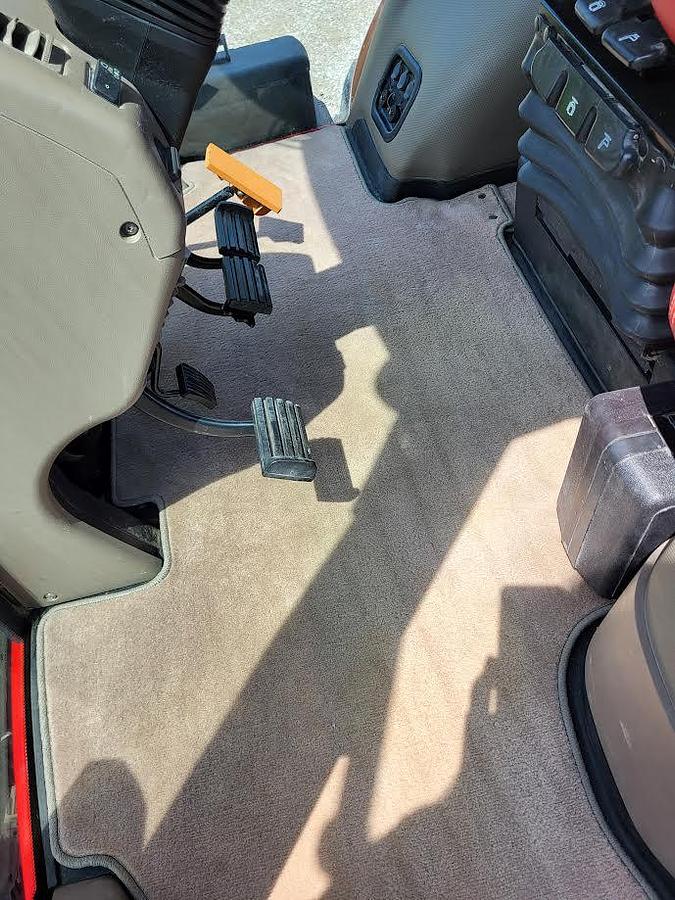 Used 2013 CASE IH MAGNUM 235 Tractor