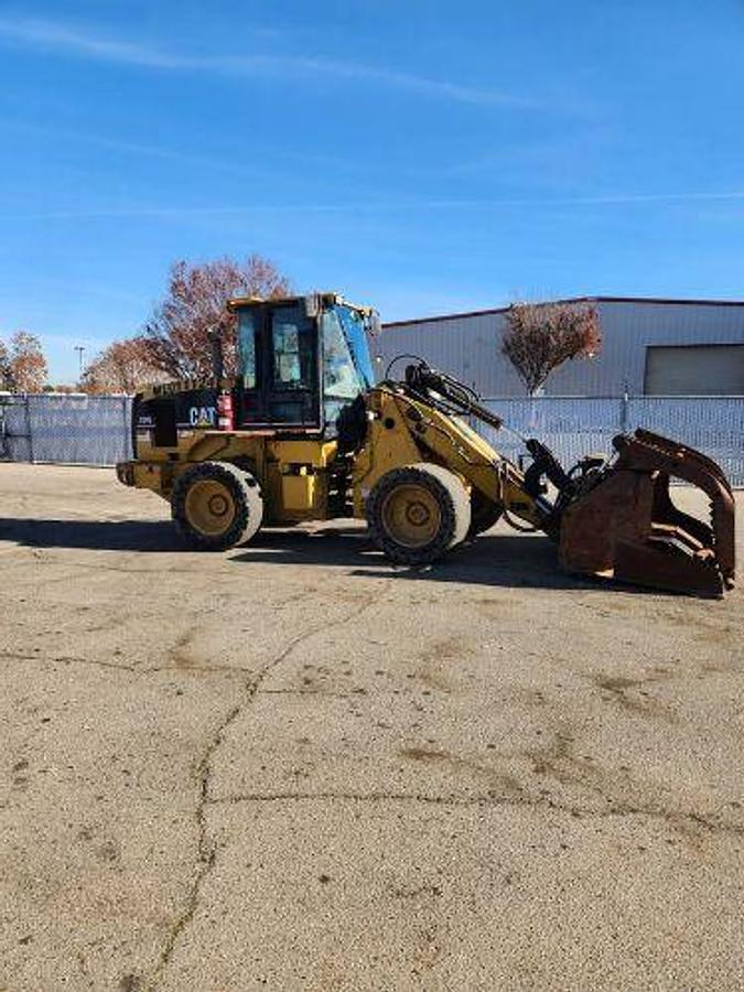 Used 2001 Caterpillar 924G
