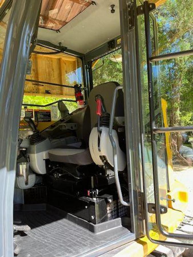 Used 2021 JOHN DEERE 85G