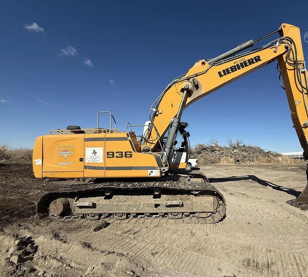 Used 2015  LIEBHERR R936 LC Excavator