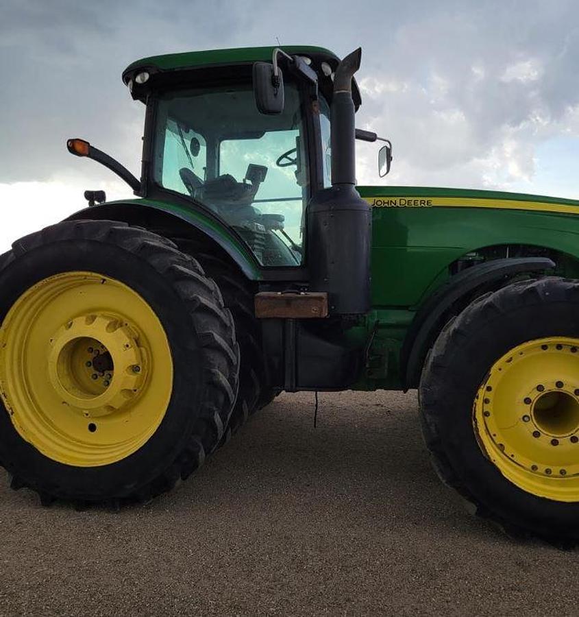 Used 2013 JOHN DEERE 8335R Tractor