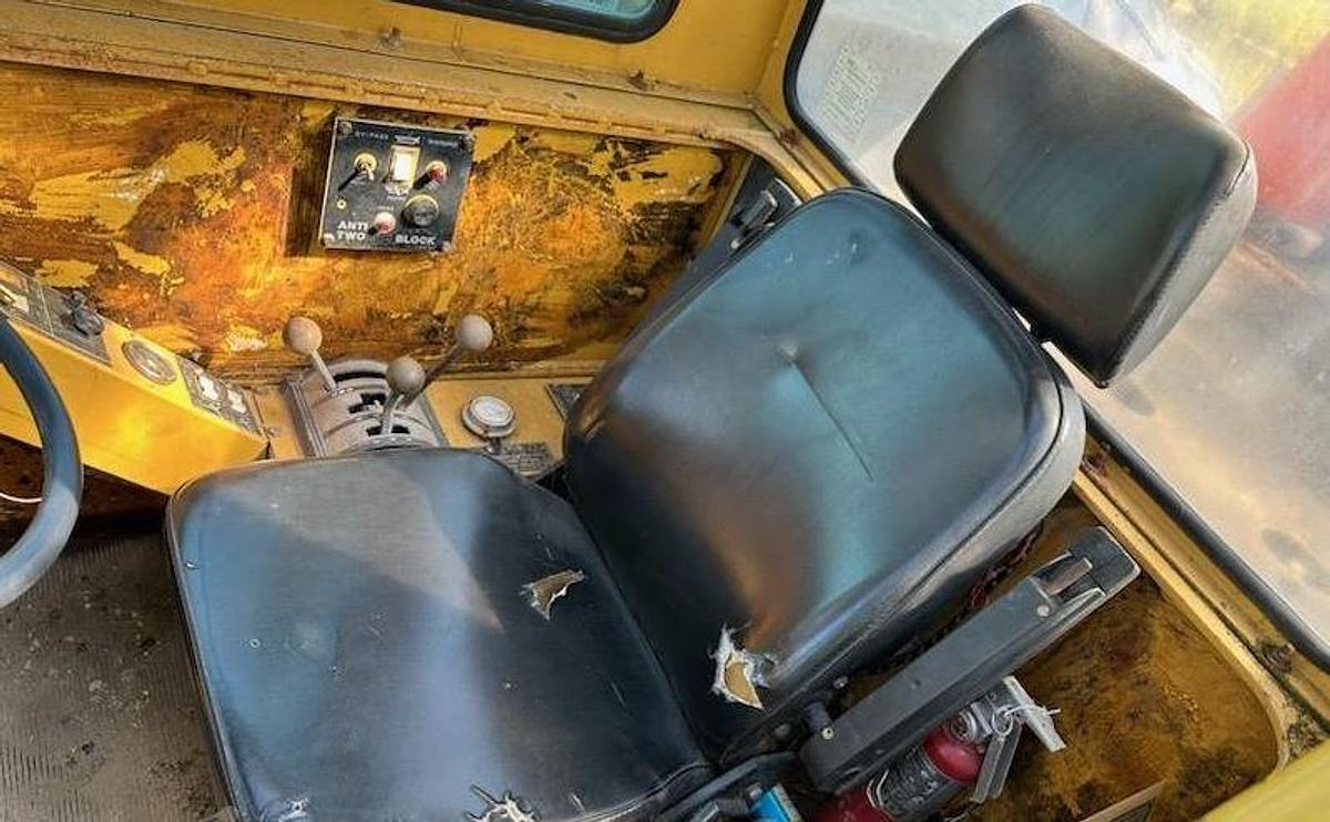 Used 1989 LORAIN LCD150 Rough Terrain Crane