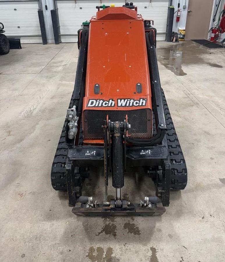 Used 2022 DITCH WITCH SK900 Mini Skid Steer