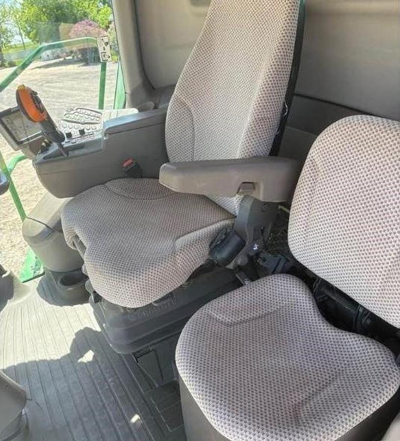 Used 2012 JOHN DEERE S670 Combine