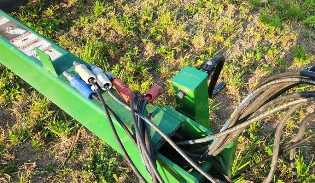 Used 2017 GREAT PLAINS 3S3000HD Grain Drill