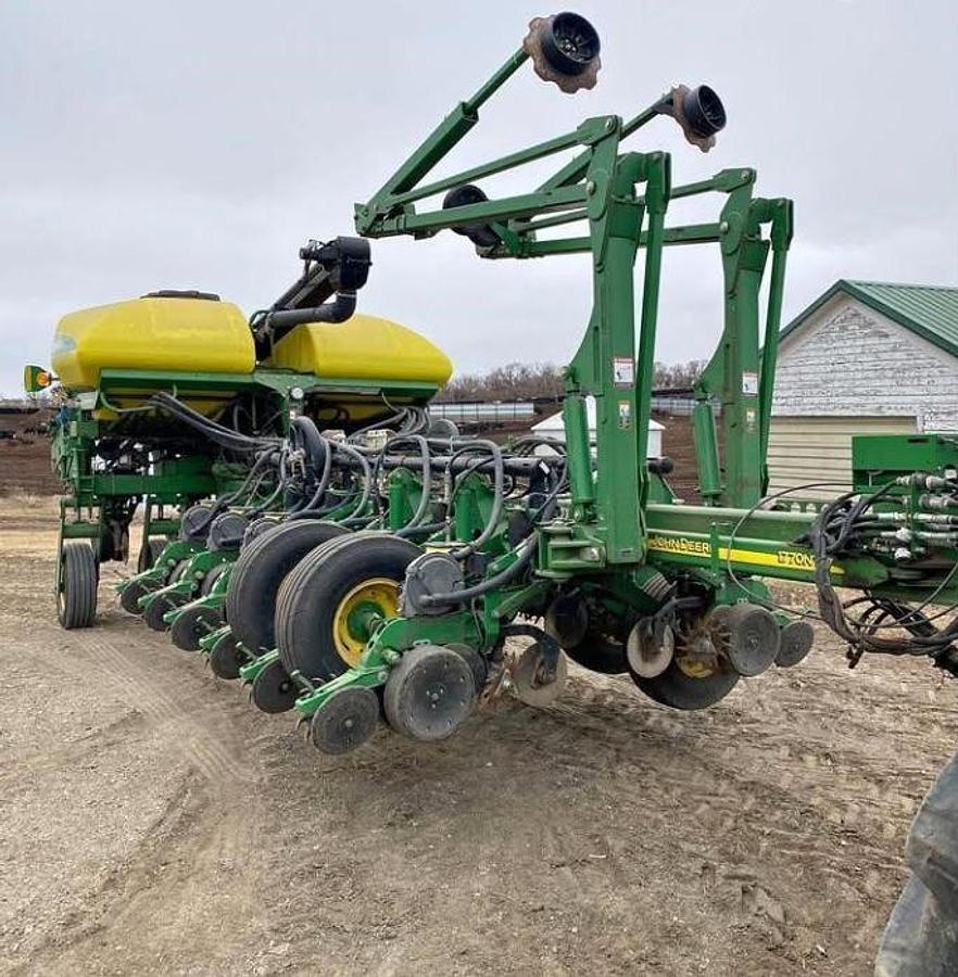 Used 2011 JOHN DEERE 1770NT