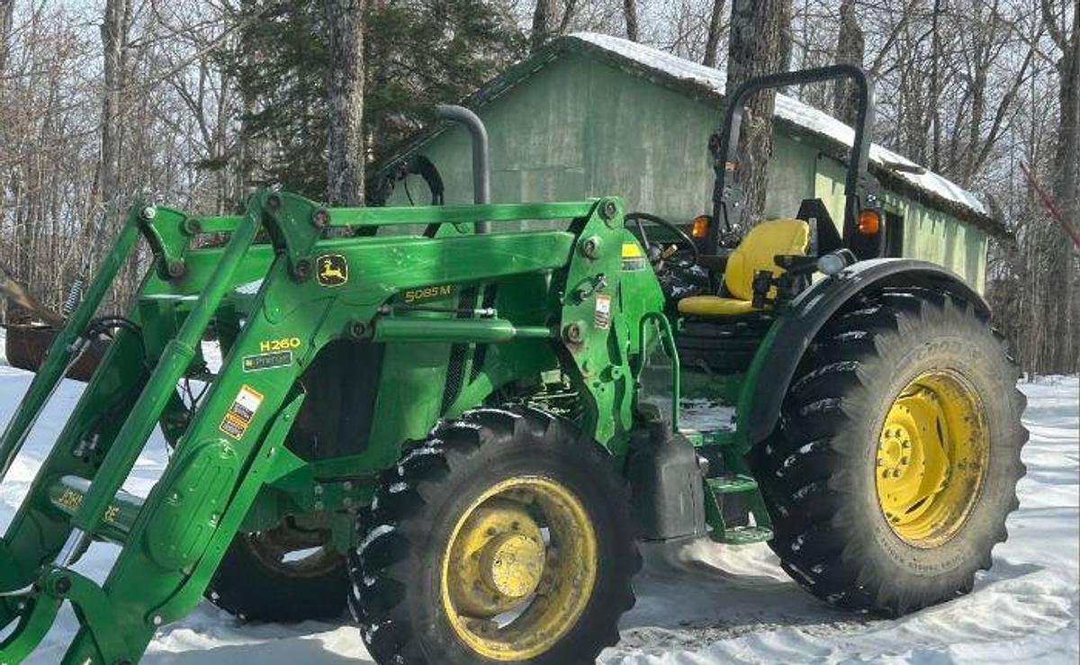 Used 2012 JOHN DEERE 5085m