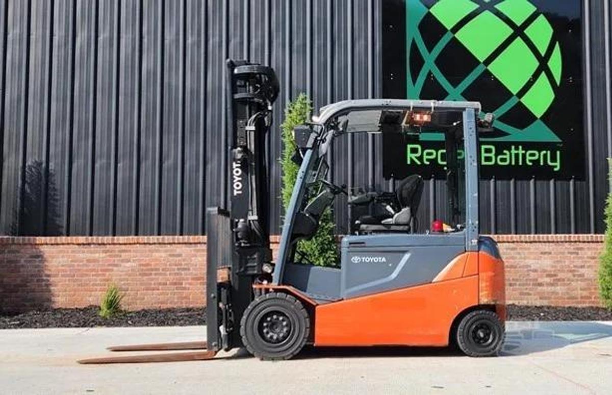 Used Toyota 5,000 LB Forklift