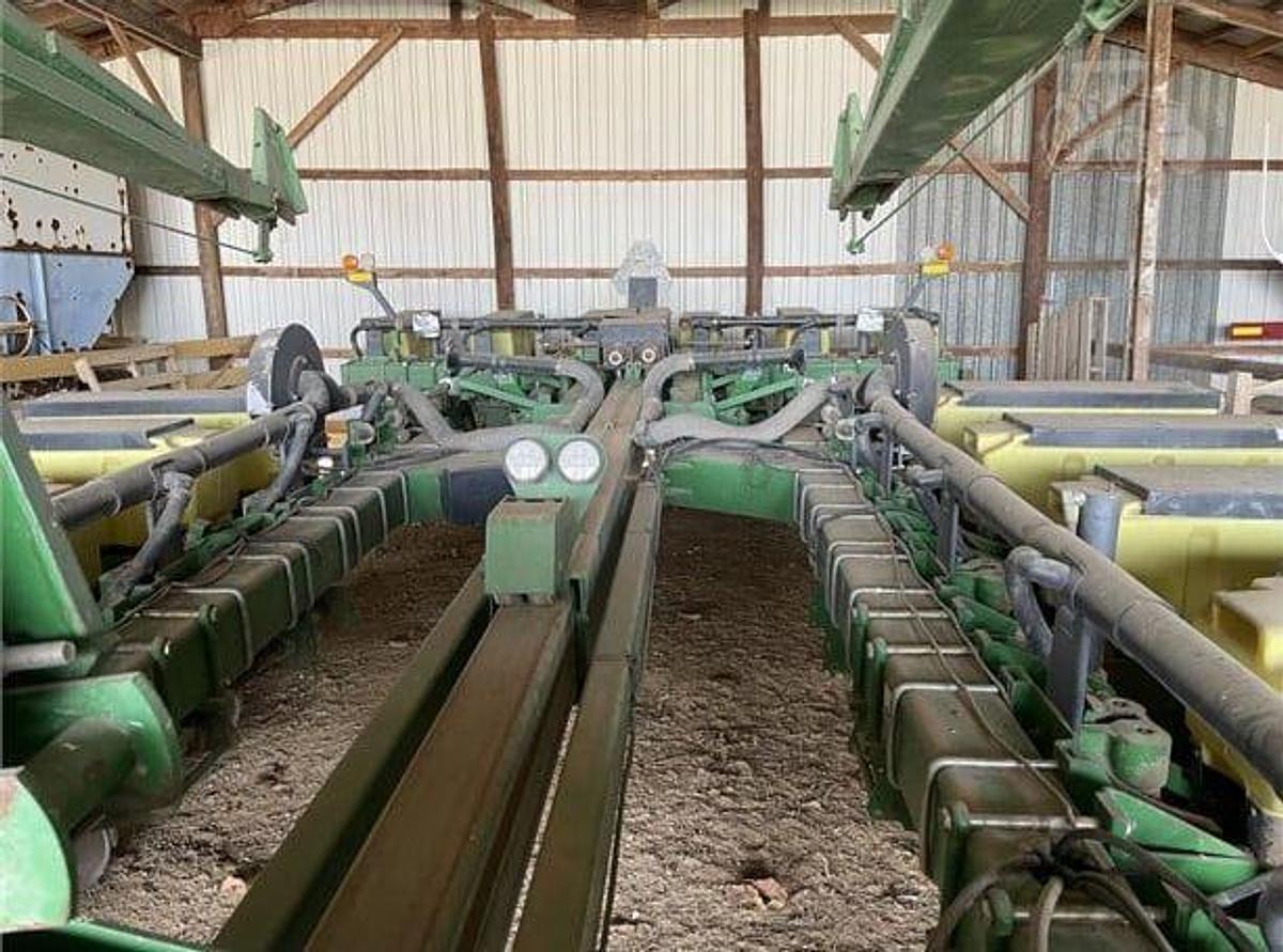 Used Unknown JOHN DEERE 1770 16R-30-Inch Planter