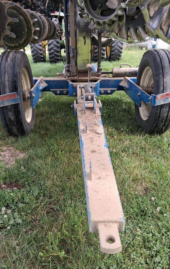 Used 2009 Kinze 3600 Planter