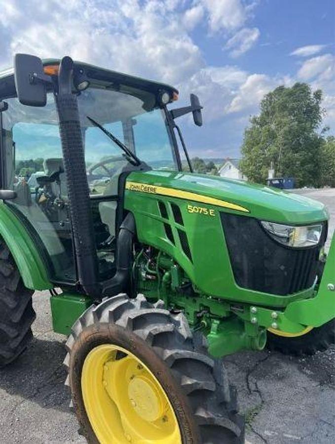 Used 2018 JOHN DEERE 5075E