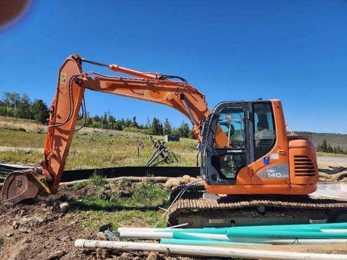 Used 2016 DOOSAN DX140LCR-3