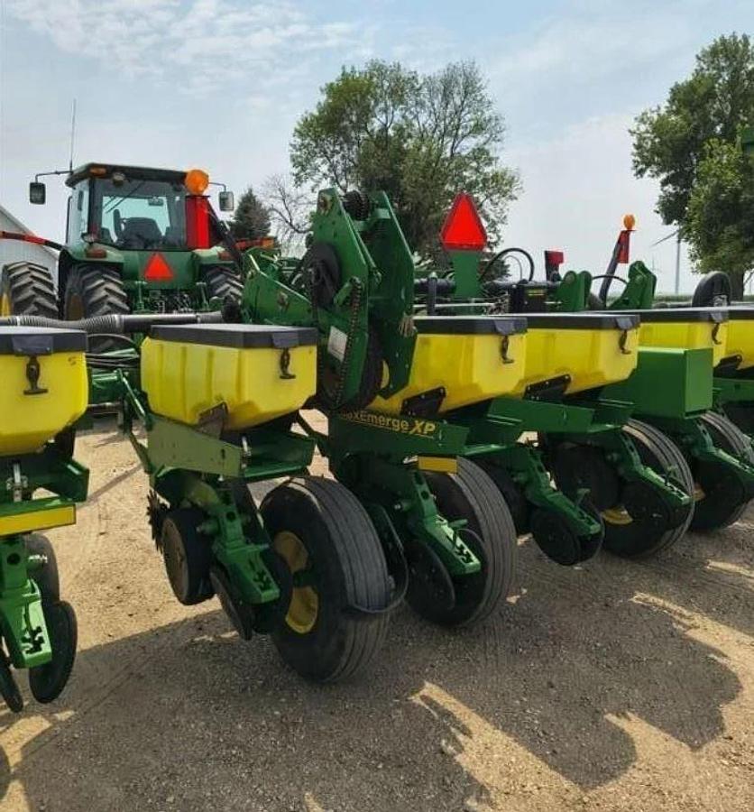 Used 2009 John Deere 1770NT Planter