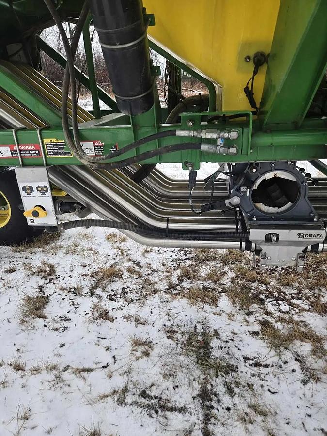 Used 2012 John Deer 1870 Air Drill W/1910 TBH Air Cart