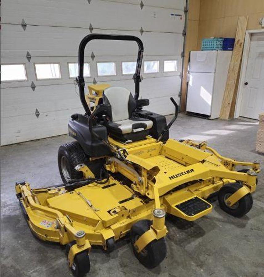 Used 2017 Hustler Super 104