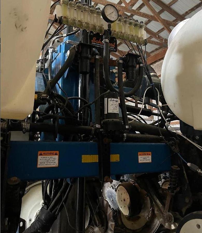 Used 2009 Kinze 3600 Planter (Retrofit 2017)