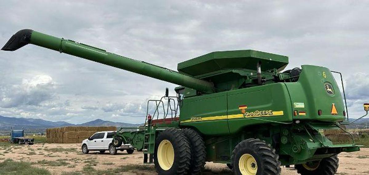 Used 2007 JOHN DEERE 9760 STS