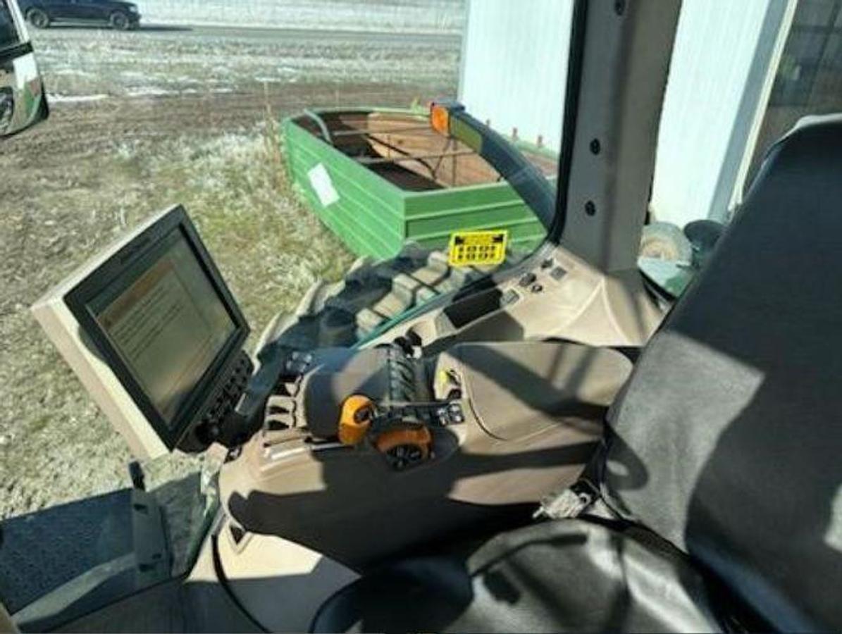 Used 2017 JOHN DEERE 8320R