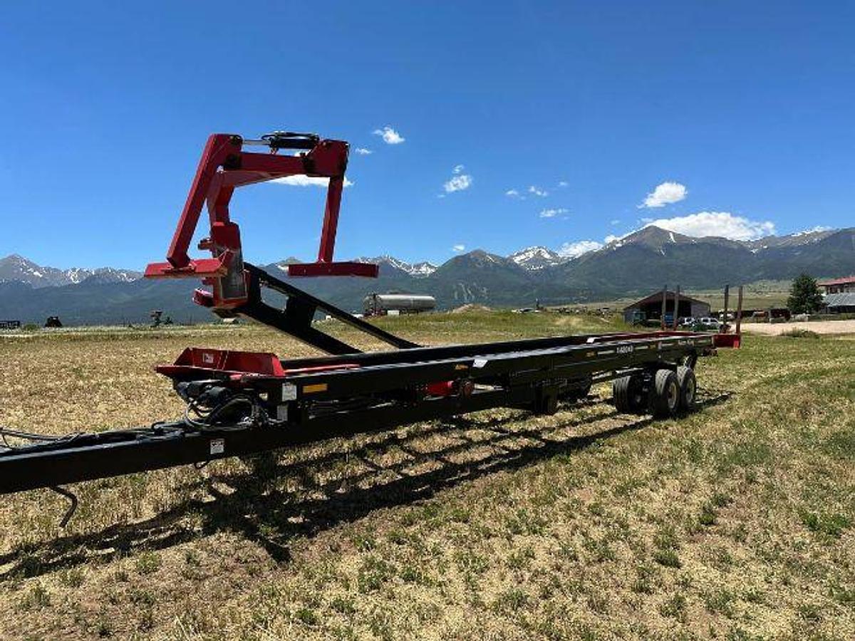Used 2021 Farm King 4480 XD Square Bale Carrier