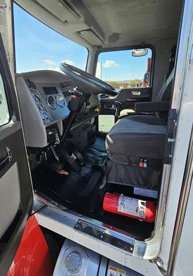 Used 2017 Palfinger PK15500 Mounted on a 2017 Kenworth T370