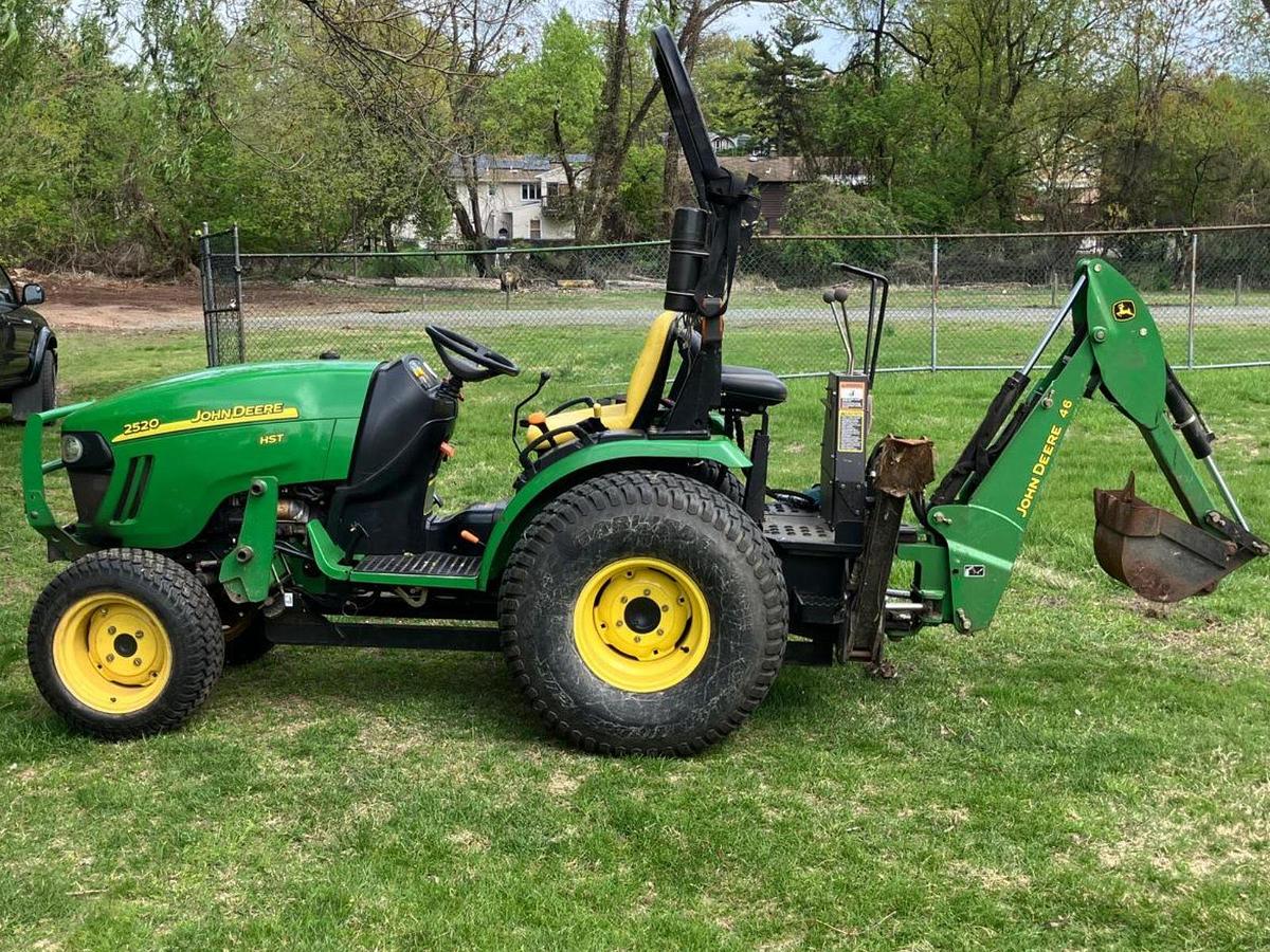 Used 2008 John Deere 2520 Tractor