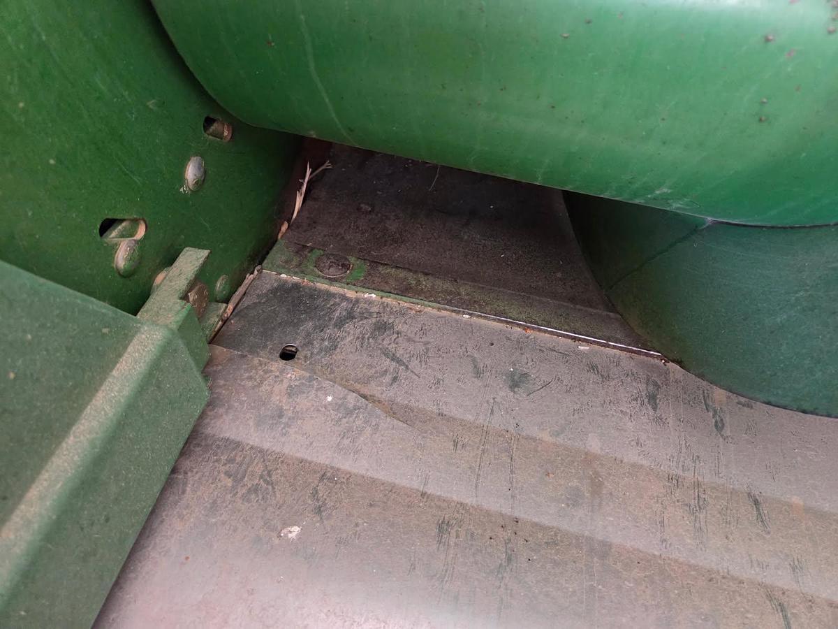 Used 1989 John Deere 9500 Combine