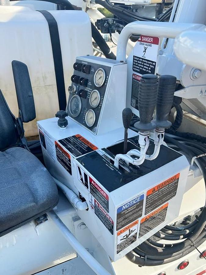 Used 2013 ALTEC HD35-22 Pressure Digger