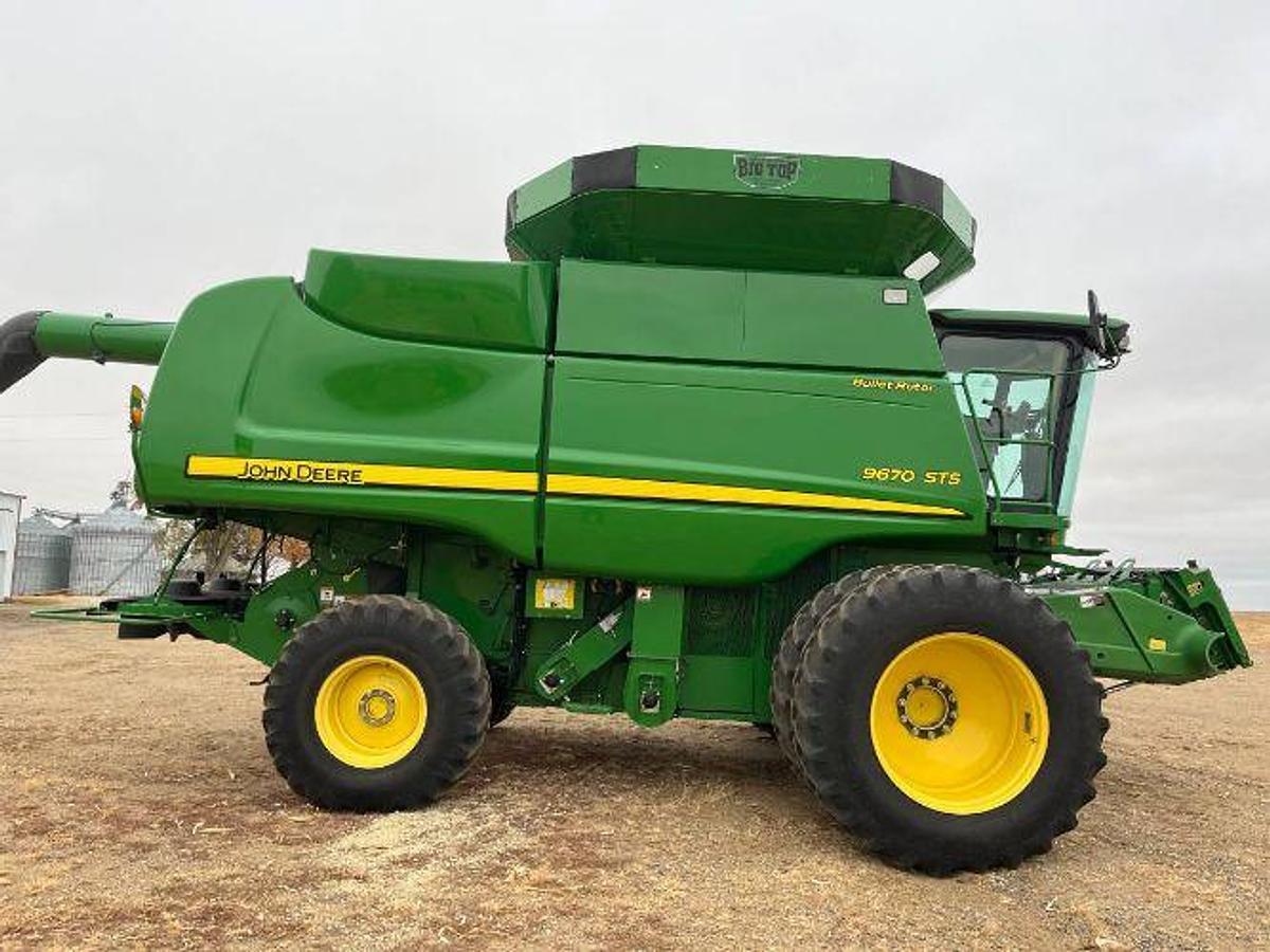 Used 2009 JOHN DEERE 9670 STS Combine