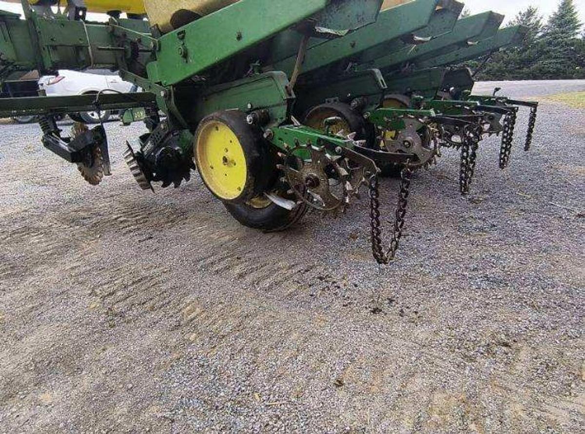 Used 2000 JOHN DEERE 7000 4R-30