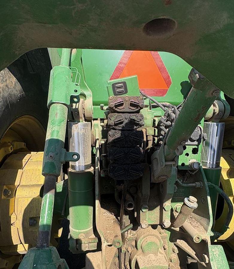 Used 2011 JOHN DEERE 8335R Tractor