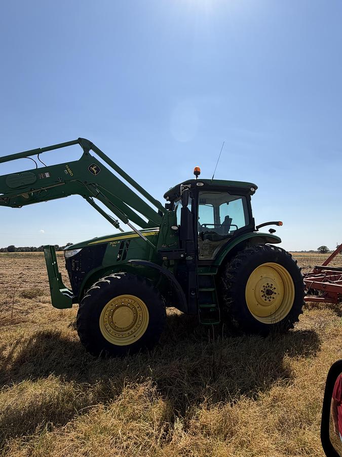 Used 2014 John Deere 7210R Row Crop Tractor with Loader — 4,800 Hours