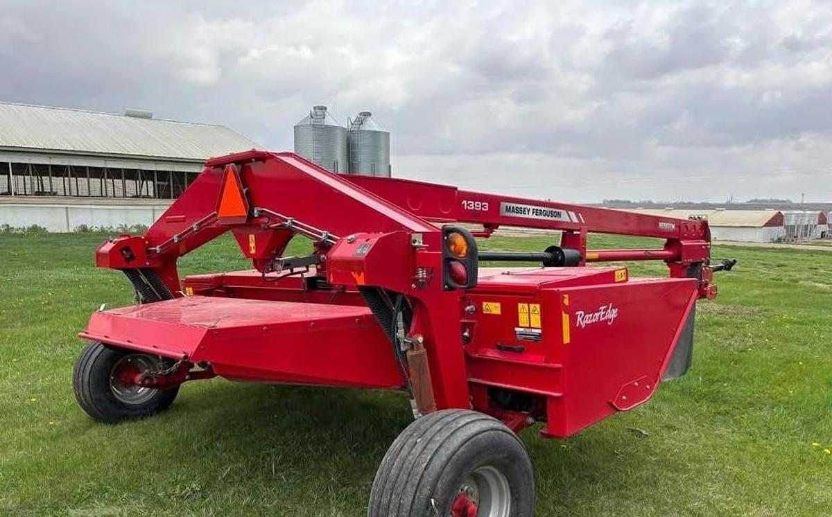 Used 2021 MASSEY FERGUSON 1393 Mower