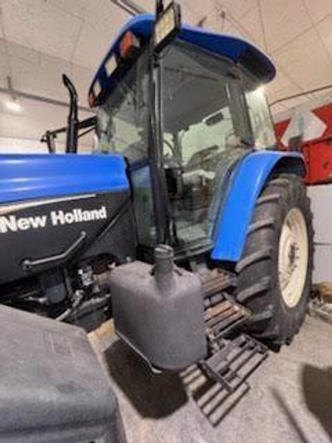 Used 2003 NEW HOLLAND TM140