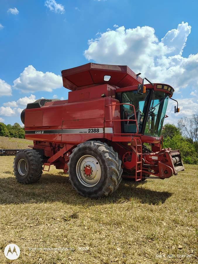 Used 1999 Case 2388H Combine