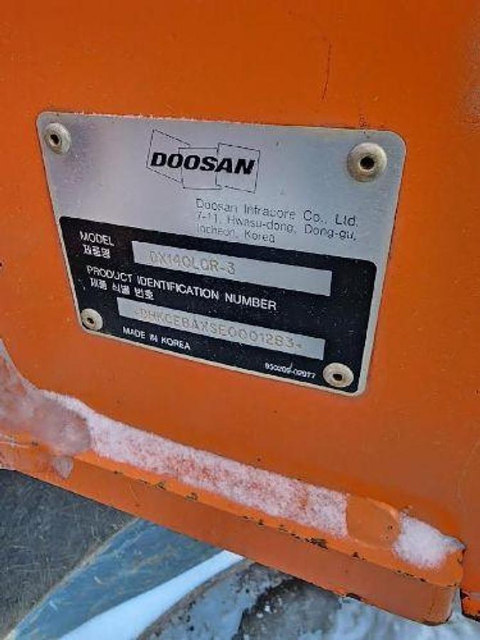 Used 2016 DOOSAN DX140LCR-3